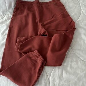 COPY - Aritzia Perfect Fleece Size Medium sweats pants